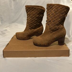 Ugg Lynnea Arroya Weave Chestnut Edgy Clog Ankle Boot